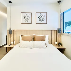 Reset & Cafe Apartment Cali